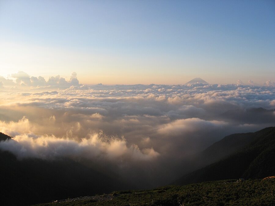 Sea of clouds seen from Kitadake Sanso mountain hut at 3,000m in the Southern Japan Alps