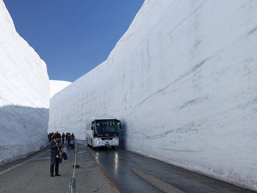 Tateyama-Kurobe Alpine Route in May with the snow corridor