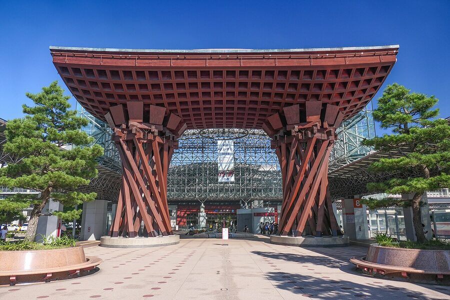 Tsuzumi-mon drum gate at Kanazawa Station east entrance