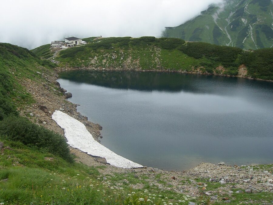 Mikuriga-ike crater pond beside the onsen at 2410m on Mount Tateyama