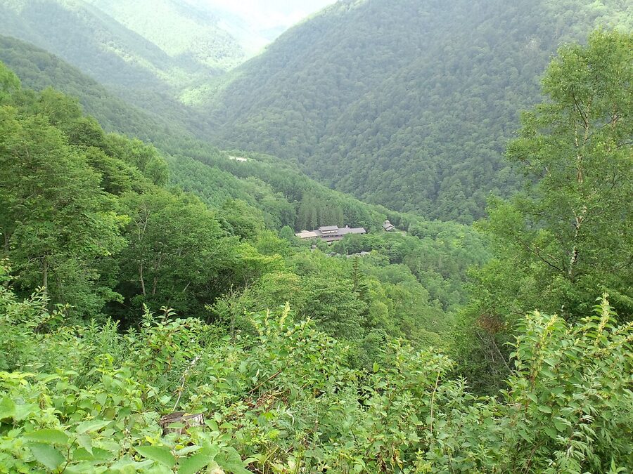 Awanoyu Ryokan exterior at Shirahone Spa