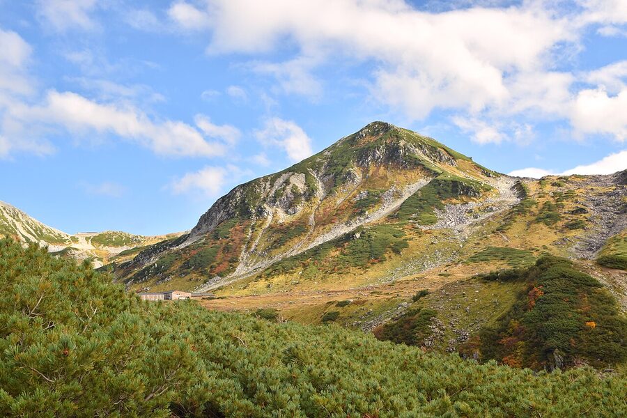 Murodo plateau at 2450m on the Tateyama-Kurobe Alpine Route in autumn