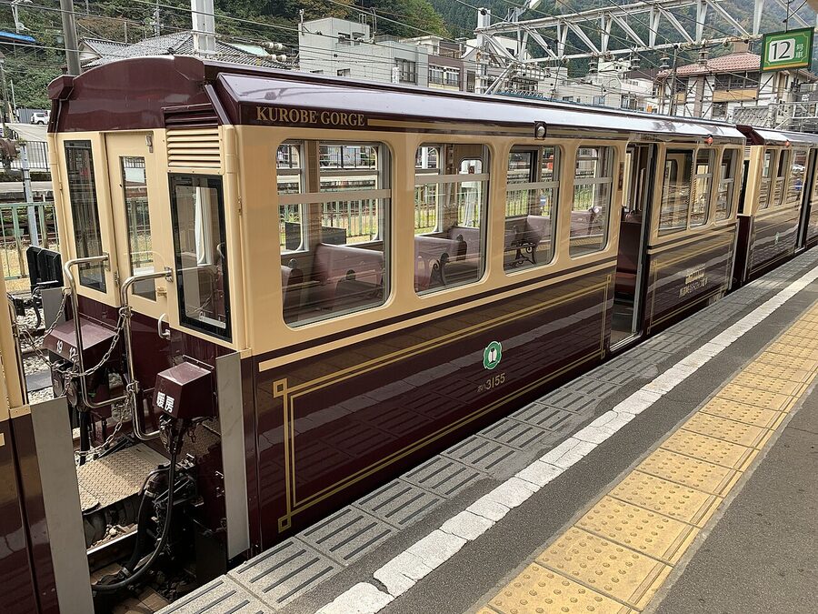 Series 3100 train of the Kurobe Gorge Railway