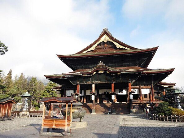 1-Day Private Snow Monkey ZenkoJi Temple & SakeTasting NaganoTour - Key moments that make this tour work