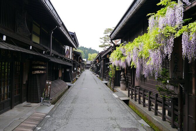 1-Day Shirakawago & Takayama Tour (Round Trip from Kanazawa) - Ogimachi’s gassho-zukuri houses: how 2.5 hours really feels