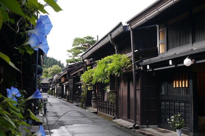 1-Day Shirakawago & Takayama Tour (Round Trip from Kanazawa) - The optional observation deck shuttle: worth it when weather cooperates