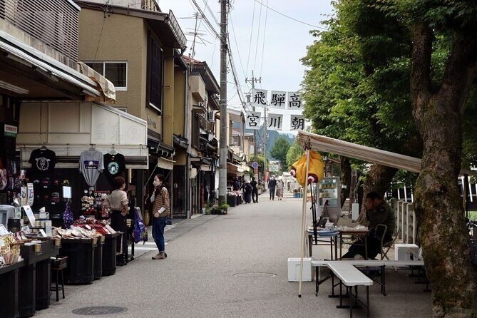 1-Day Takayama Tour: Explore Scenic Takayama and Shirakawago - Sanmachi Suji: Old-Town Walking Where Woodwork Makes Sense