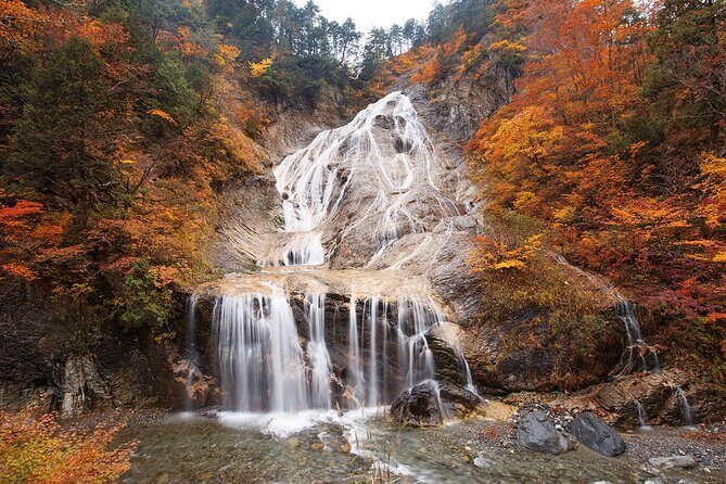 1 Day Tour from Kanazawa Tedori Gorge White Road and Shirakawa Go - The guide experience: why names like Garrett and Mike matter