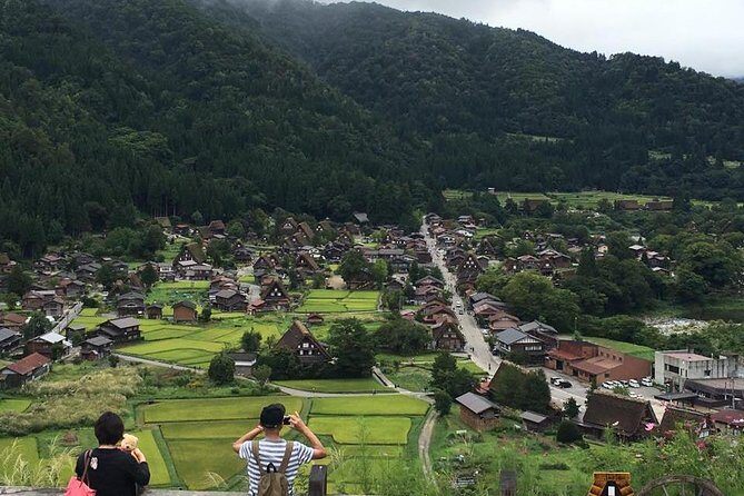 [Day trip bus tour from Kanazawa Station] Weekend only! World Heritage Shirakawago Day Bus Tour - Quick hits: what makes this Shirakawago day trip work