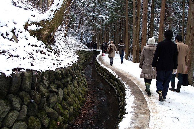 Explore Jigokudani Snow Monkey Park with a Local Guide - The sake and beer tasting: the local stop that adds real value