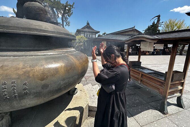 Food & Cultural Walking Tour around Zenkoji temple in Nagano - Sake tasting: soy beans, pickles, and miso soup pairings
