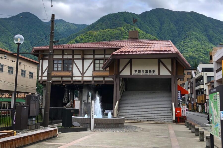 From Kanazawa: Kurobe Gorge & Unazuki Onsen Full-Day Tour - Nekomata Station time: panoramas plus a breather
