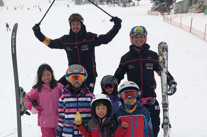 Full Day Ski Lesson (6 hours) in Yuzawa, Japan - Choosing your lesson language: Chinese, Spanish, or English