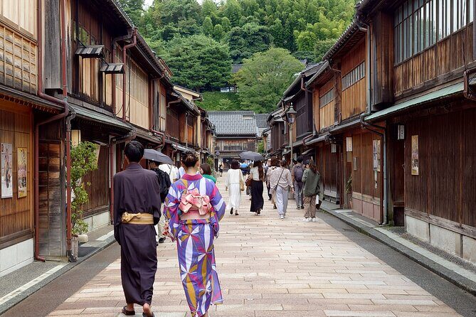 Full-Day Tour from Kanazawa: Samurai, Matcha, Gardens and Geisha - What to Expect From Your Guide (And Why It Matters Here)