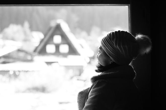 Gokayama and Shirakawago/Photoshoot by professional photographer - Stop 4: Ogimachi Castle Old Site Observatory viewpoint