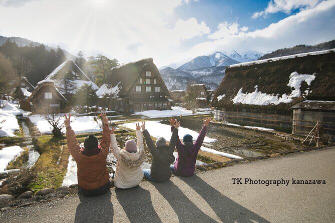 Gokayama and Shirakawago/Photoshoot by professional photographer - Private pickup from Kanazawa keeps your day from getting chopped up