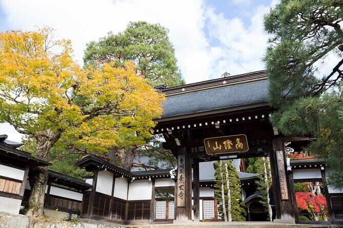Half Day Walking Tour Takayama’s Hidden Gems and Temple Walk - Higashiyama Walking Course: temples, shrines, and Lord Kanamori