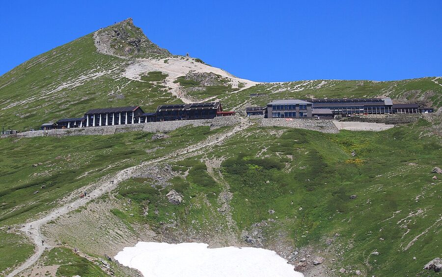 Hakuba Sanso, one of the largest huts in the Northern Alps