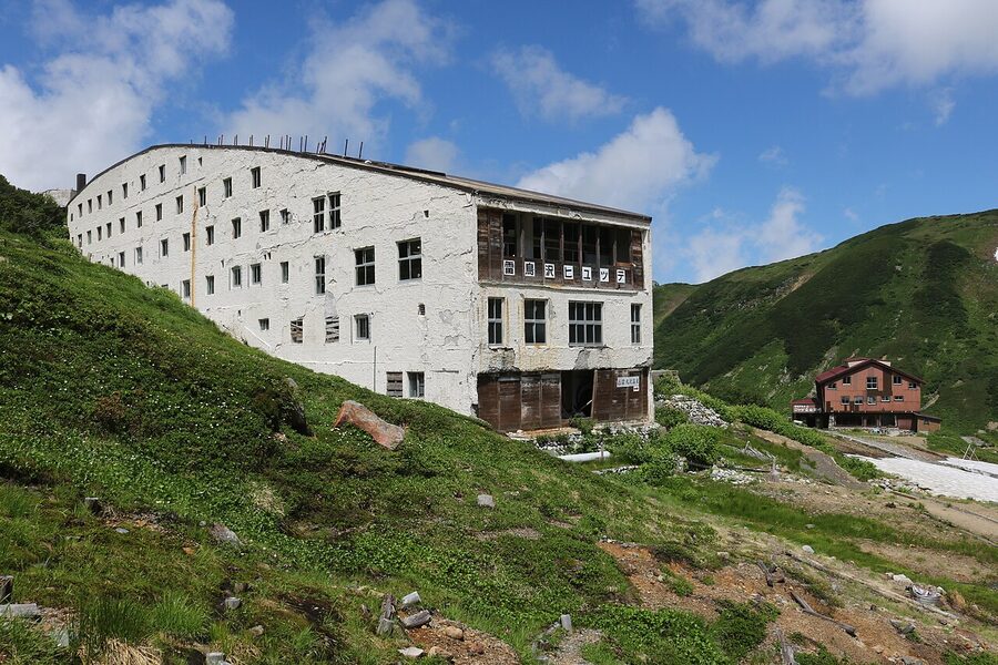 Raichozawa Hutte and Tateyama lodges
