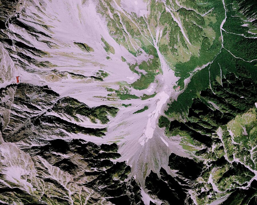 Karasawa Cirque in autumn colour