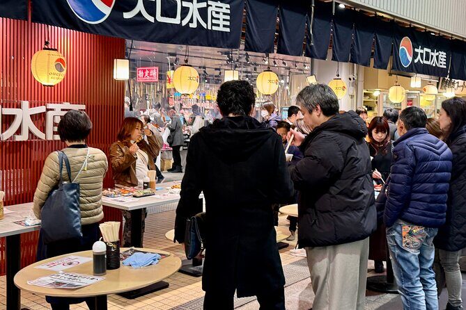 Kanazawa: 2-Hour Private Tour of Omicho Market with Tastings - Stop 2: Omicho Ichibakan Tastings, Plus Takeout vs Eat-In Choices