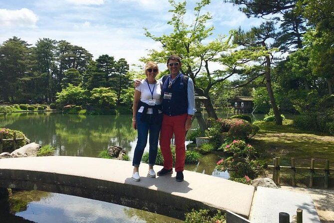 Kanazawa 4hr Private Tour with Government Licensed Guide - Seisonkaku Villa and the 21st Century Museum: samurai taste meets modern art