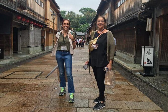 Kanazawa All Must-Sees Private Chauffeur Sightseeing - English Speaking Driver - Higashi Chaya District: Edo entertainment streets in an easy walking hour
