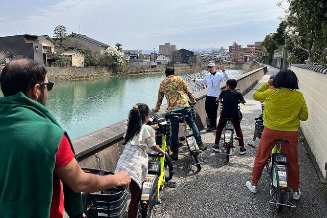 Kanazawa Half Day E-bike Tour - Kanazawa Castle grounds and Gyokusen-an: matcha with a view