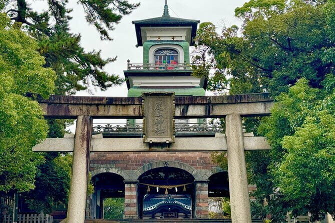 Kanazawa Half Day Private Tour - Castle, Garden, Geisha District - Starting at Oyama Shrine: A Calm Kickoff with Architectural Contrast