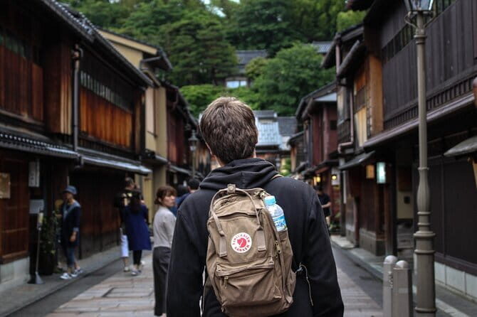 Kanazawa Half-day Tour: Curated: Gardens, Craft & Geisha District - Kaga Yuzen Studio: Watching Craft Up Close (and Trying It)