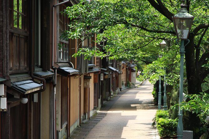 Kanazawa Half Day Tour (Private Guide) - Price and Logistics: Is $134.69 Worth It?