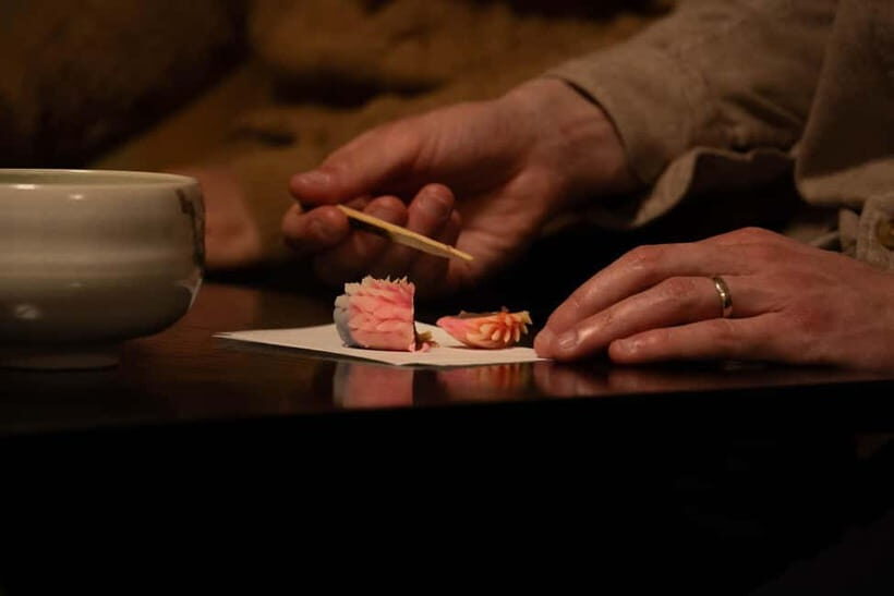 Kanazawa: Kenrokuen Tea Ceremony Experience - Kenrokuen garden time: plan it before or after
