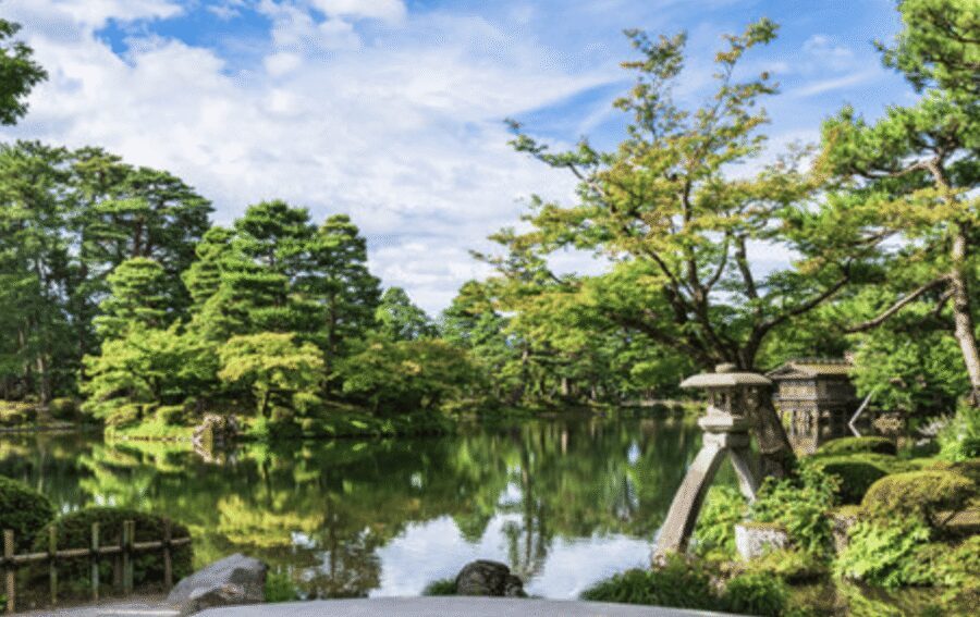 Kanazawa: Main Sights and Hidden Spots Guided Walking Tour - Kenroku-en in 60 minutes: what you can see without rushing