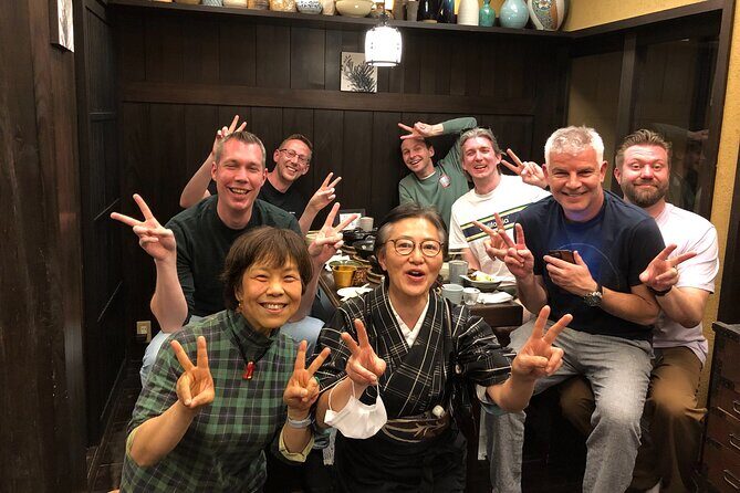 Kanazawa Night Tour with Local Meal and Drinks - Who should book this night tour