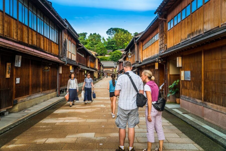 Kanazawa: Private Food Tasting Walking Tour - Oyama Shrine and the Nishi Chaya geisha district: food with context