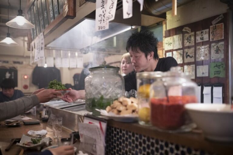 Kanazawa: Private Food Tasting Walking Tour - Start near Kanazawa Station and get a route that actually fits your appetite