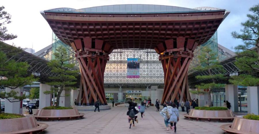 Kanazawa: Private Walking Tour with a Local - Starting Point: Meet Near 染織作家協会 (or Your Preferred Spot)