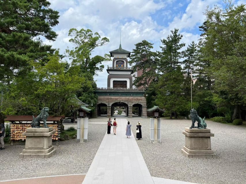 Kanazawa: Samurai, Matcha, Gardens and Geisha Full-Day Tour - Kanazawa in one long walk: what this full day really covers