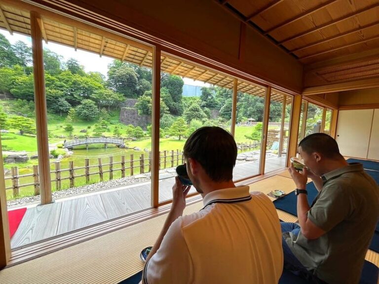 Kanazawa: Samurai, Matcha, Gardens and Geisha Full-Day Tour - Starting at Kanazawa Station and the Tsuzumi-mon gate moment