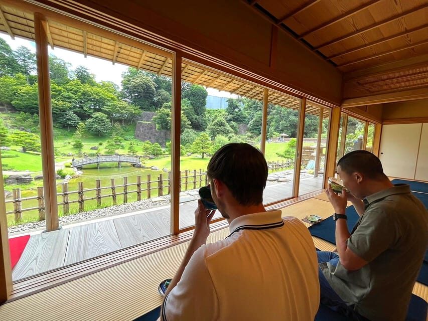 Kanazawa: Samurai, Matcha, Gardens and Geisha Full-Day Tour - Starting at Kanazawa Station and the Tsuzumi-mon gate moment