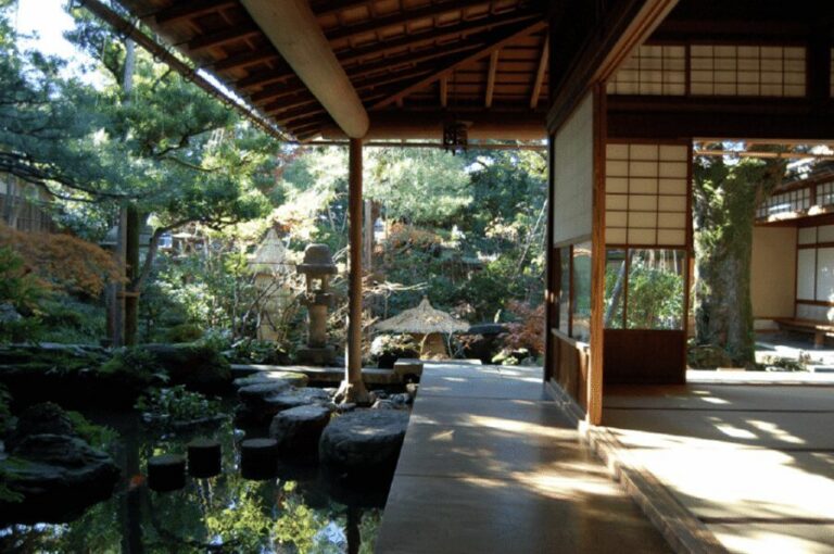 Kanazawa: Samurai Residence Remains Nomura Family admission - Entering the residence: shoes off, quiet voices, and careful viewing