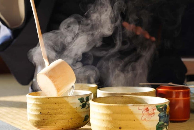 Kanazawa: Tea Ceremony Experience at Kenrokuen - Getting Oriented: Tea House Street and the Katsurazaka Gate