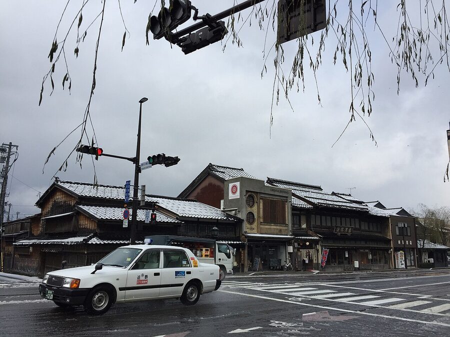 Higashi Chaya teahouse district lane