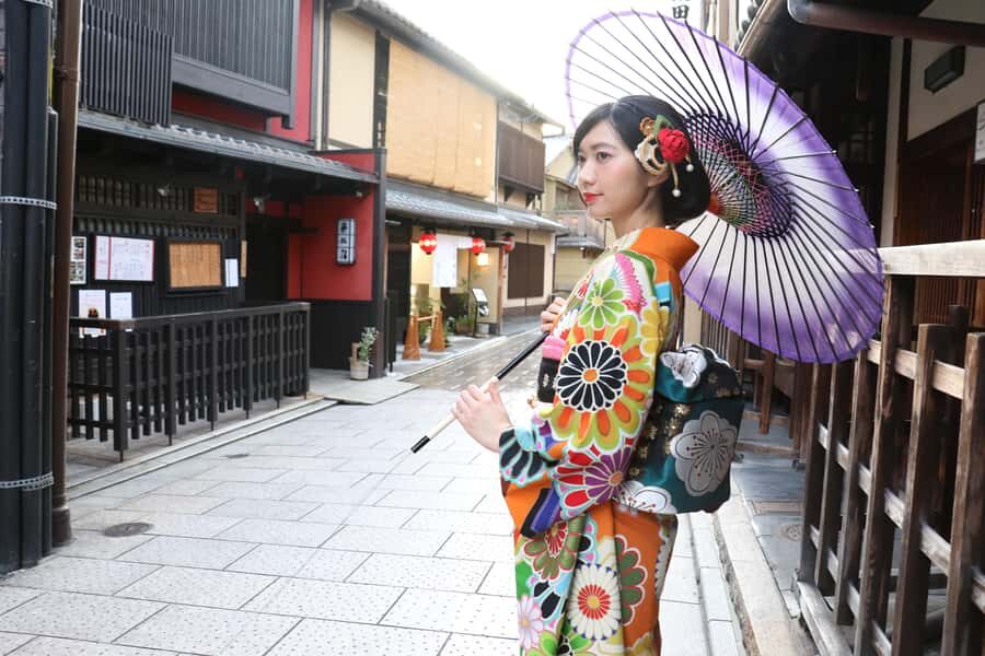 Kanazawa:Traditional Experience -kimono rent at wargo - Quick hits before you go