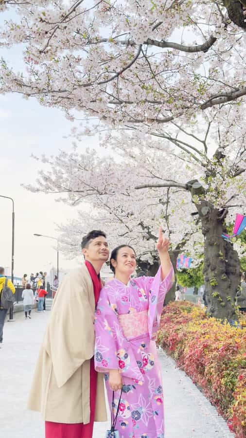 Kanazawa:Traditional Experience -kimono rent at wargo - Getting dressed: what to expect from the staff setup