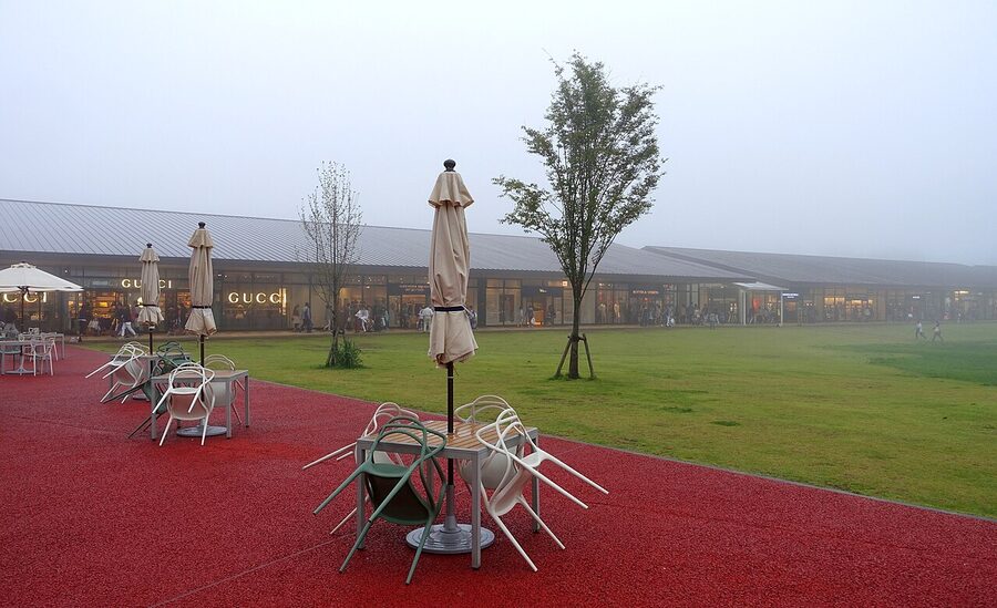 Karuizawa Prince Shopping Plaza outdoor walkways