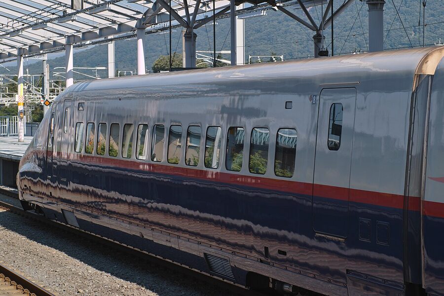 Shinkansen E2 Asama bullet train at Karuizawa Station platform