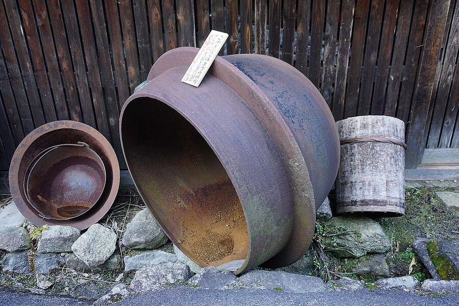 A side view of Tsumago's preserved buildings