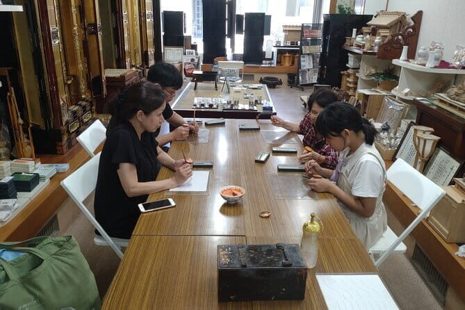 Lacquer Art in Toyama: Uozu Teaspoon Craft with Gold & Silver - Toyama lacquer: a teaspoon class with real workshop weight