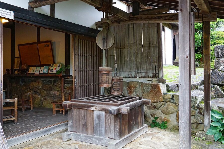 Inside the Toson Memorial Hall, exhibition courtyard